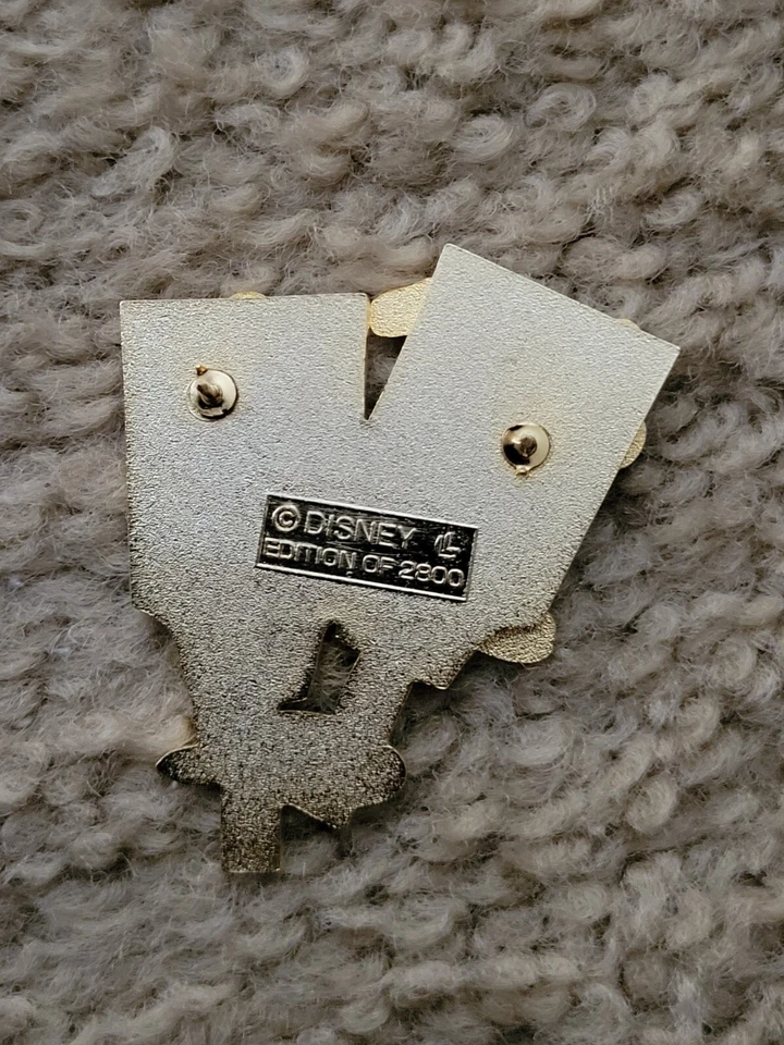 Disney Kimono Mickey & Minnie History Of Art Japan LE 2800 Pin - Image 2 of 2