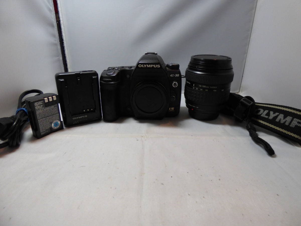 OLYMPUS E-30 と 18-180mm,35mm セット Olympus E-30 12MP with an Olympus 18-180mm zoom lens. Looks