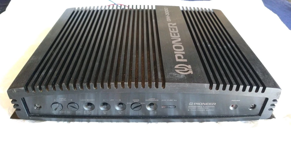 Amplificador de potencia de montaje Din vintage Pioneer Audiophile GM-3000 75x4 150x2 Foto 4 de 4