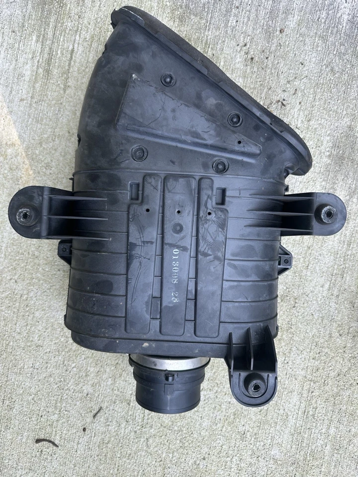 2008 Hummer H2 OEM Air Cleaner (No Mass Airflow Sensors) - Image 4 of 4