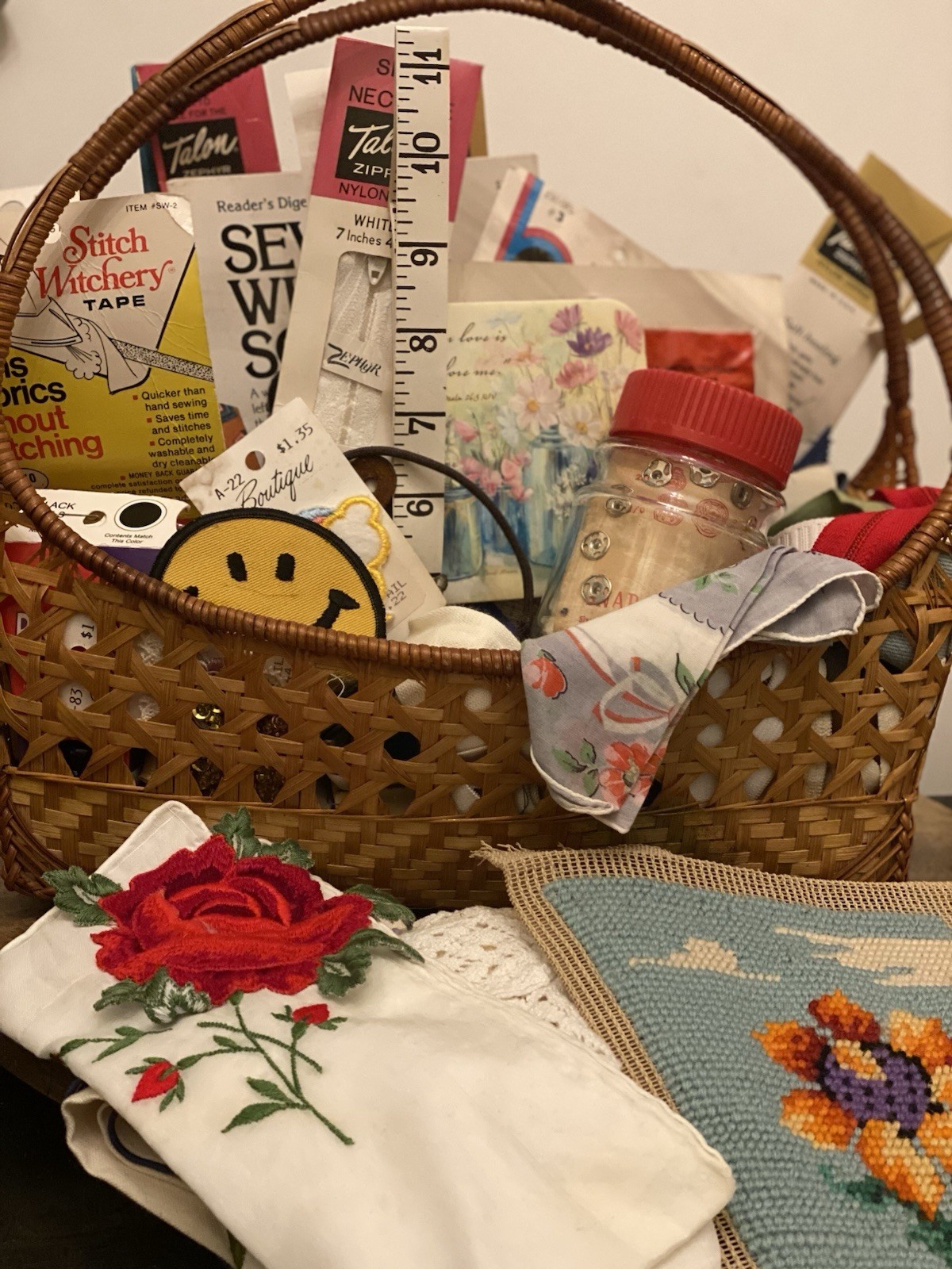 Lot of VINTAGE SEWING SUPPLIES - Zippers, Binding, Bias Tape, Patches AND MORE