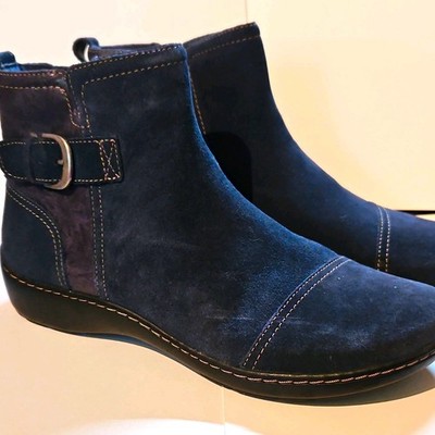 Clarks Cora Marigold Women s Navy Suede Ankle Bootie Boots Zip Round Toe US 9W