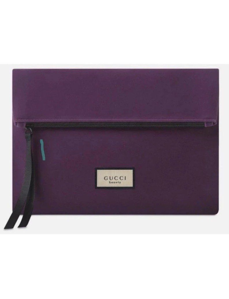 Rara pochette Gucci Beauty Vip regalo viola velluto trucco collezione 2023
