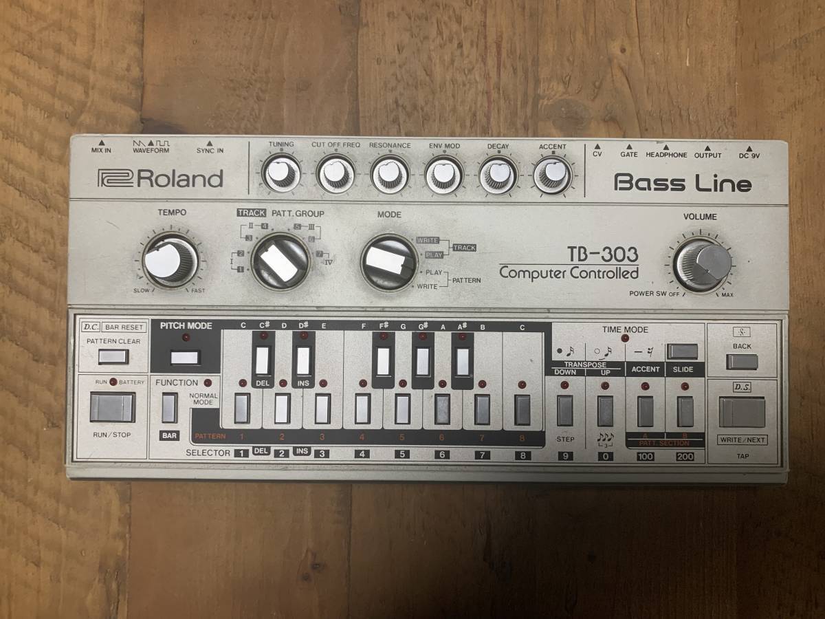新作グッ新作グッRoland TB-3 完動品 シンセサイザー 器材 | solutions