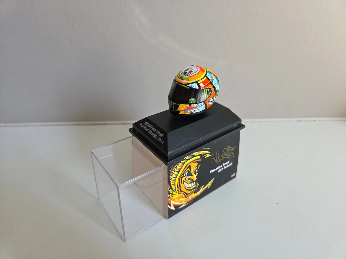 Minichamps 1/8 Helmet - V. Rossi - 2011 Quatar MotoGp - 398110056