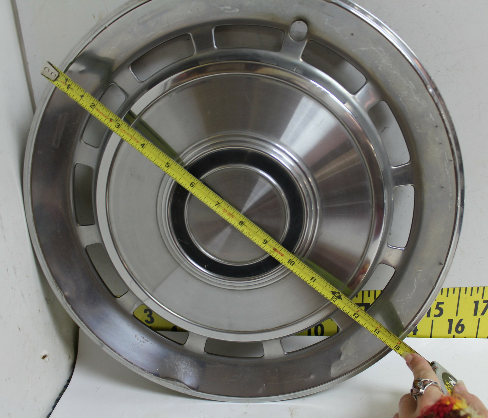 OEM Set of 2 14" Hubcaps D9DZ1130A 197882 Ford Granada Mercury