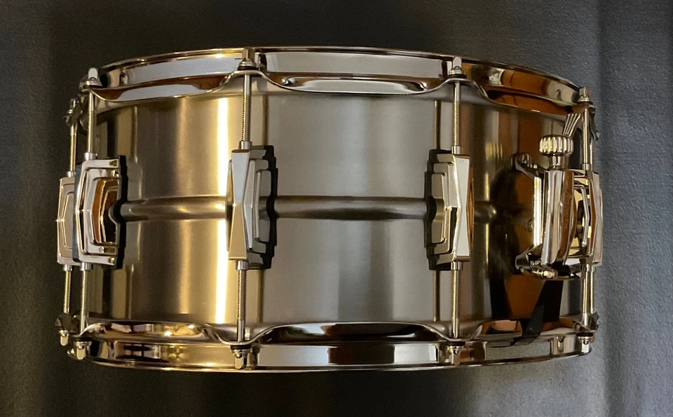 Tambor Ludwig Jon Theodore Revelation Signature 14x6,5 latón con níquel Foto 3 de 4