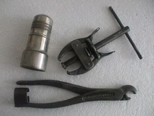 VINTAGE BLUEBIRD BATTERY PLIERS PULLER TOOL OTHER
