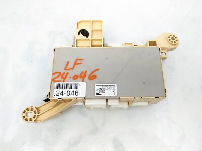2002-2005 Lexus Sc430 Cabin Room Fuse Box  Cracked Mounting Tab 82730-24012