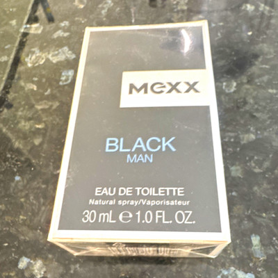 Mexx Black Man Eau de Toilette Spray 30 ml Reisegröße, Schwarzer Pfeffer/Zeder