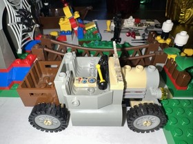 LEGO Adventurers Jungle Amazon Ancient Ruins 5986 Most of the Parts w/Sun Disk