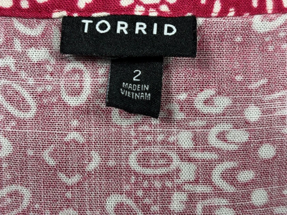 Mameluco con botones Torrid para mujer talla 2X rojo blanco floral manga corta  Foto 3 de 4