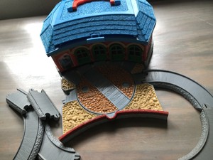 thomas the train garage