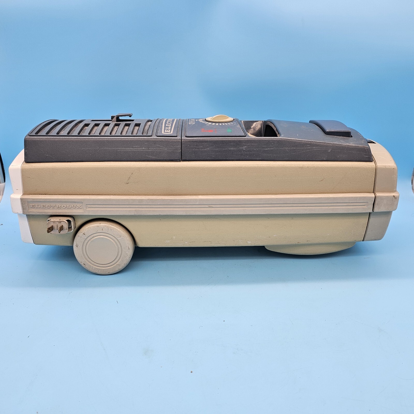 Electrolux Canister Vacuum Cleaner Diplomat Carpet Head Hose Sidekick