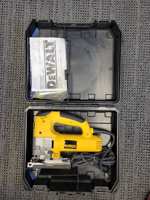 DeWalt DW321 HEAVY DUTY Variable Speed Jig Saw w/Hard Case and blade NEW IN CASE