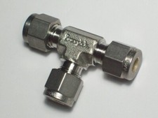 1 - Swagelok Stainless Steel Tee Union Fitting, 1/4" OD Tube, SS-400-3