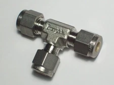 1 - Swagelok Stainless Steel Tee Union Fitting, 1/4" OD Tube, SS-400-3