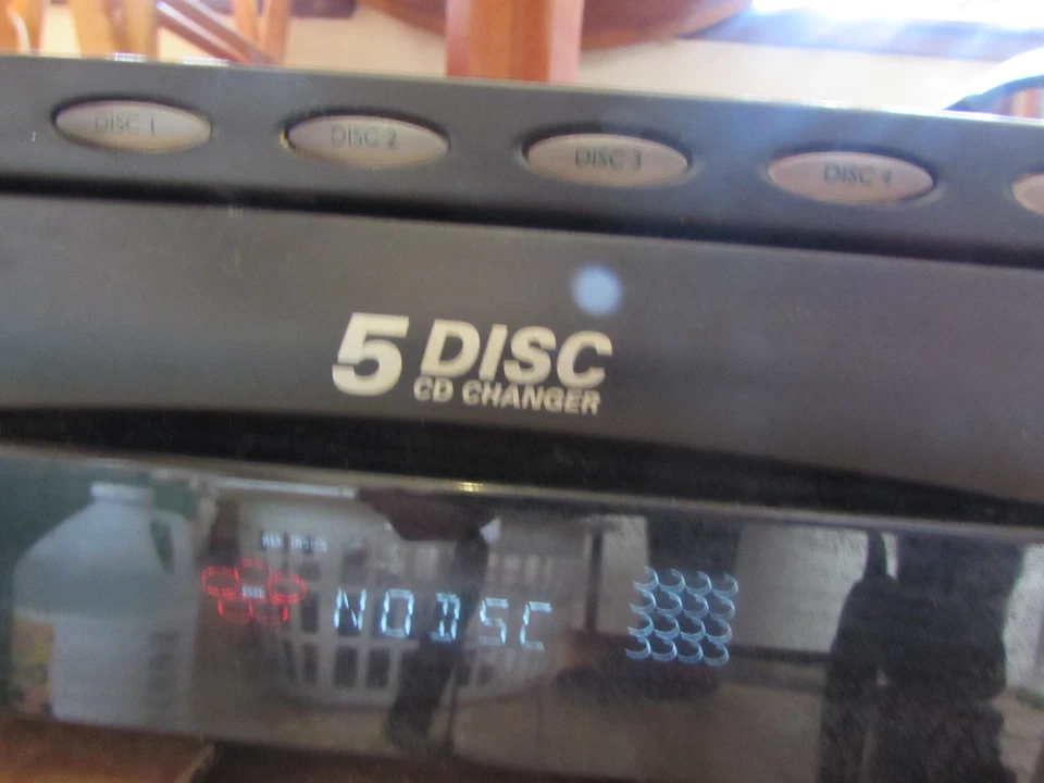 RCA 5 Disc Carousel Changer CD Player RB-8065B Sold AS IS For PARTS / REPAIR - Image 3 of 4