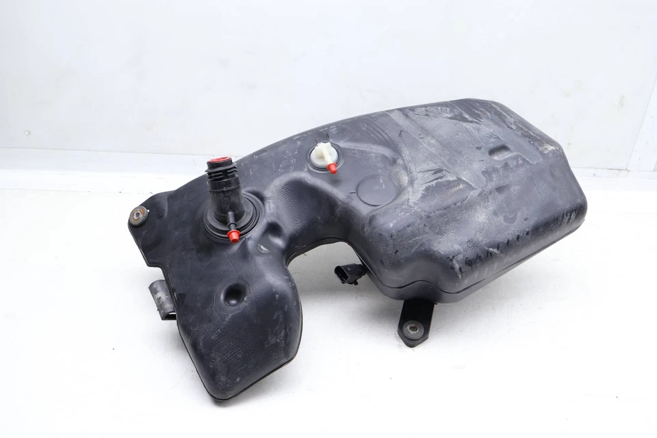 2010-2012 AUDI Q7 TDI 3.0L - Diesel Exhaust Fluid TANK / DEF Reservoir (Active) - Image 3 of 4