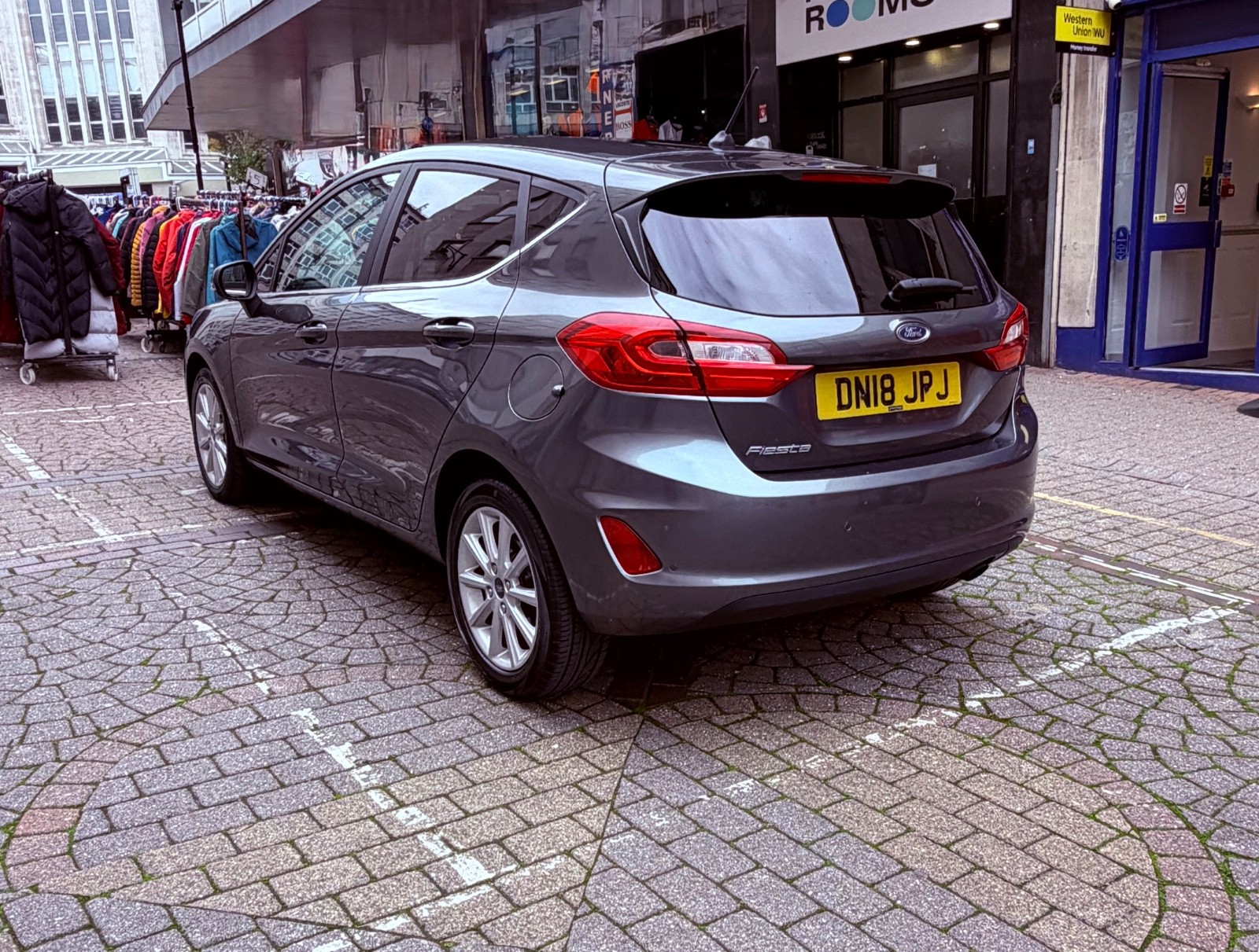 2018 Ford Fiesta, photograph 6
