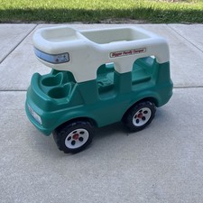 Vehículo de juguete Step2 Bigger Family Camper RideOn vintage verde y blanco niños al aire libre