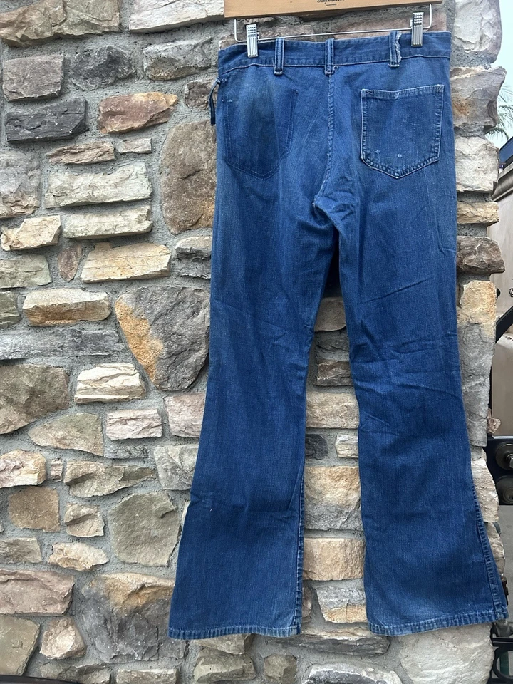 Pantalones de mezclilla azules acampanados con parte inferior campana vintage años 70 reales 30x31 desgastados Foto 2 de 4