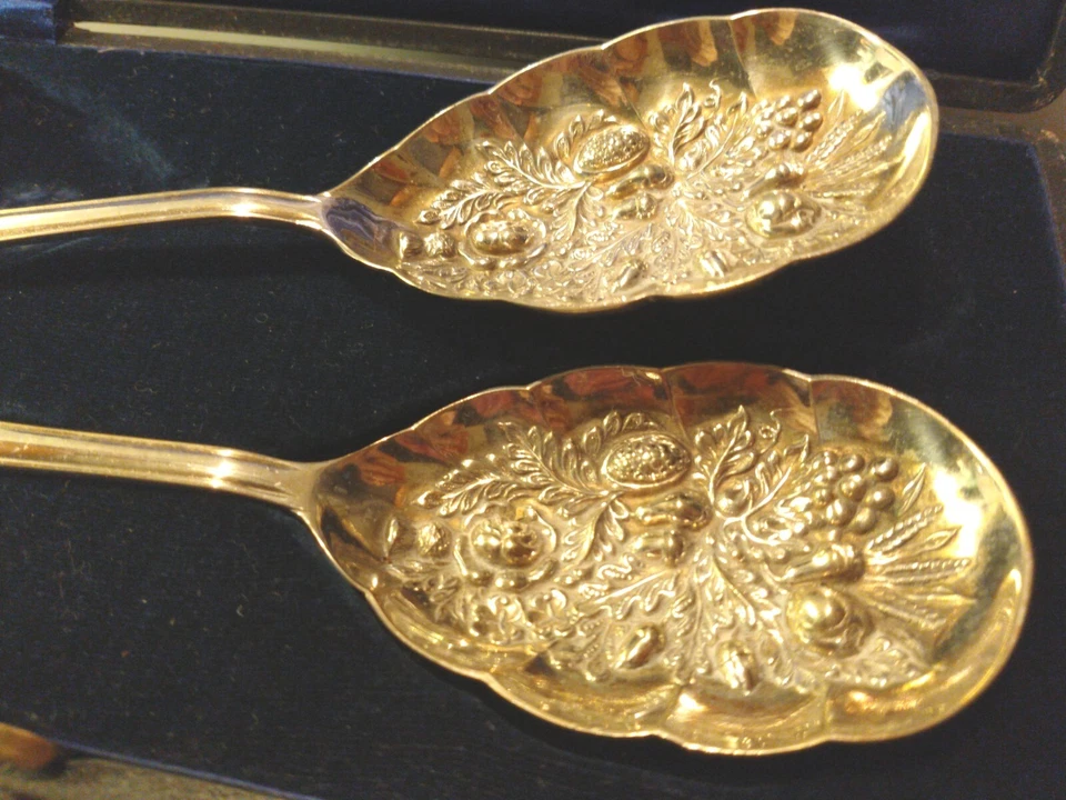 Cucharas de bayas antiguas inteligentes placa de plata en caja sin usar C1910 Foto 3 de 4