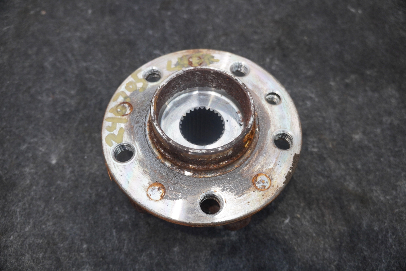 Front Left Center Wheel Hub Bearing OEM Maserati Grecale Modena 2023