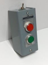 ALLEN-BRADLEY PUSH-BUTTON STATION 800H-2HA-L USED 