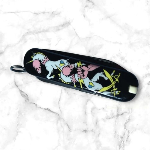 VICTORINOX ARTWORK EDITION Adapter Ja1-01 Multi Tool - Picture 2 of 15