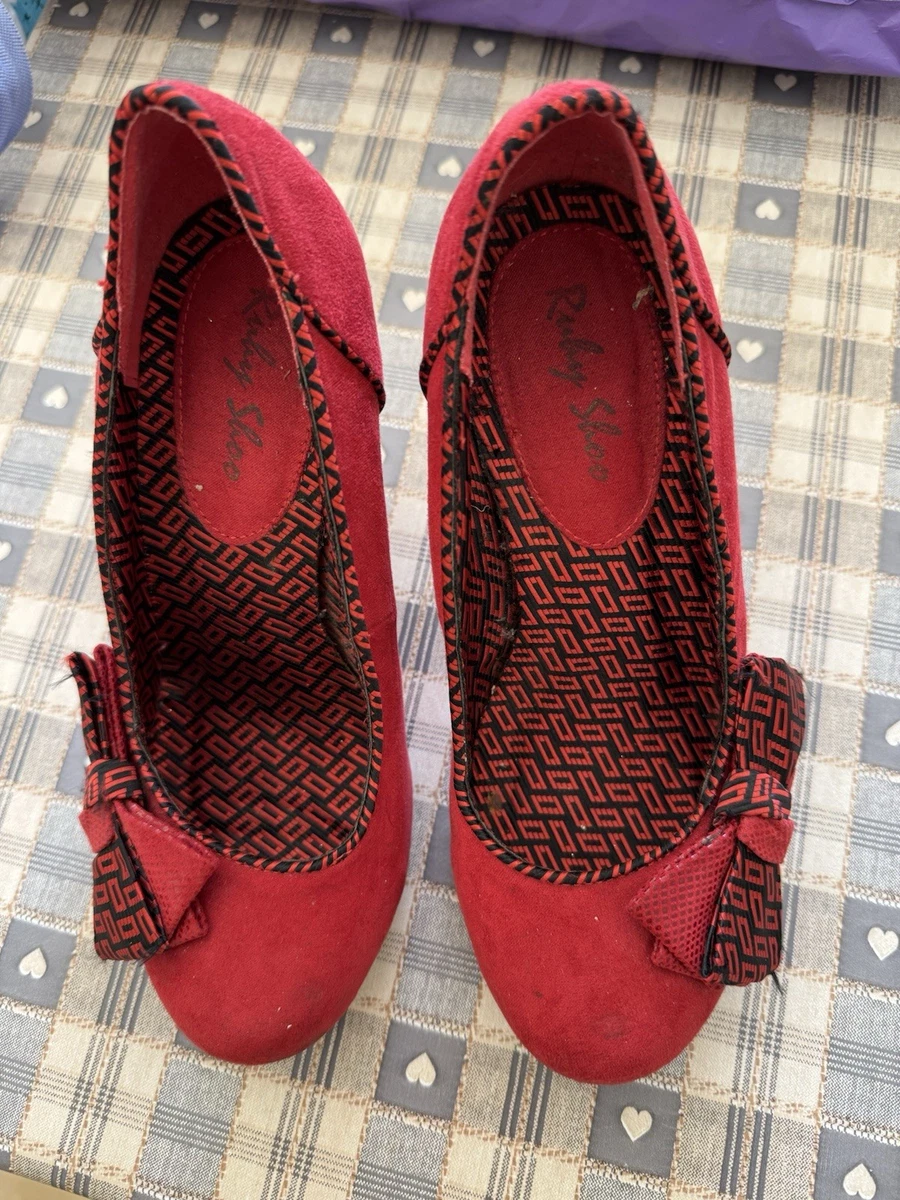 Ruby Shoo | 50er Penny Pumps in Waldgrün
