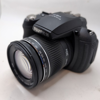 Fujifilm FinePix HS Series HS10 / HS11 10.3MP Digital Camera Fujifilm FinePix HS Series HS10 / HS11 10.3MP Digital Camera