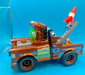 LEGO Disney Pixar Cars 2 Ultimate Build Mater 8677 Tow Truck Spy Gear Set