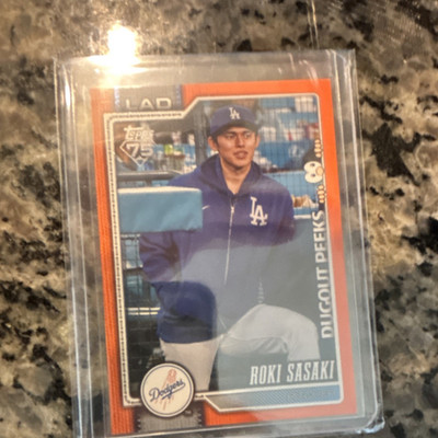 Topps Roki Sasaki Dugout Peeks Orange Los Angeles Dodgers Serial #66 /25