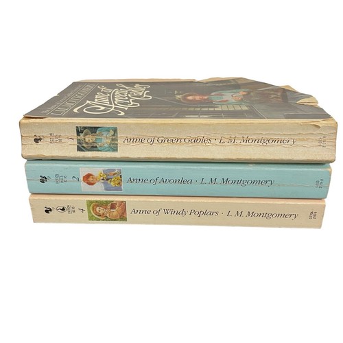 3 x Anne of Green Gables By L. M. Montgomery Children YA Fiction Novels - Bild 3 von 20