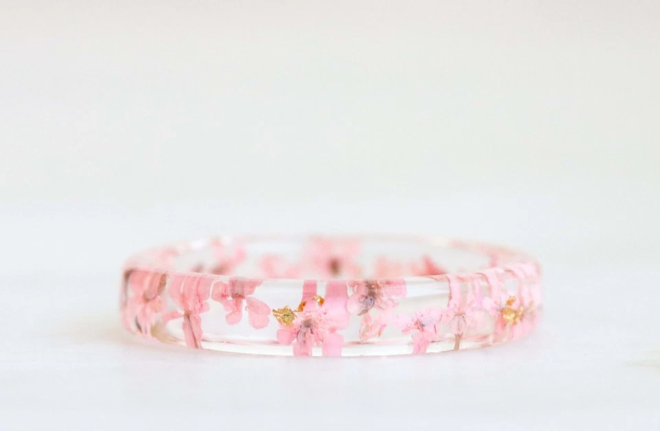 Thin Resin Ring with Pressed Light Pink Flowers and Gold Flakes, Nature Inspired - Изображение 2 из 4