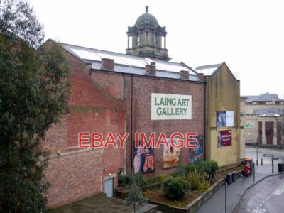 FOTO LAING KUNSTGALERIE VON JOHN DOBSON STREET DIE FREILIEGENDE ZIEGELMAUER AUF DER L