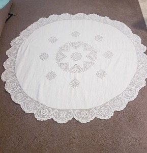 Vintage Round Linen Table Cover Tablecloth Crocheted Lace 60"D White Unbranded
