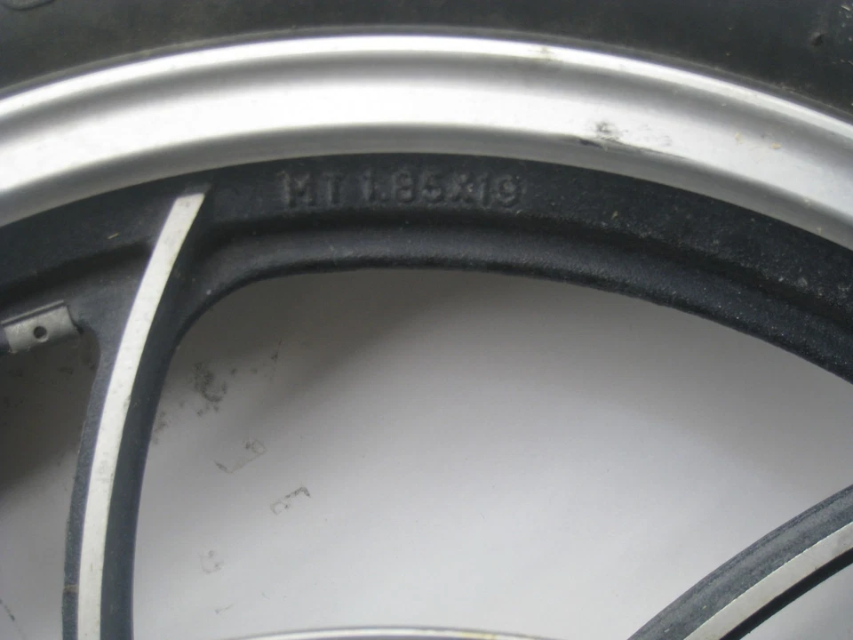 Yamaha XJ550 XJ 550 MAXIM 1981 rueda de tracción delantera con disco de freno Foto 4 de 4