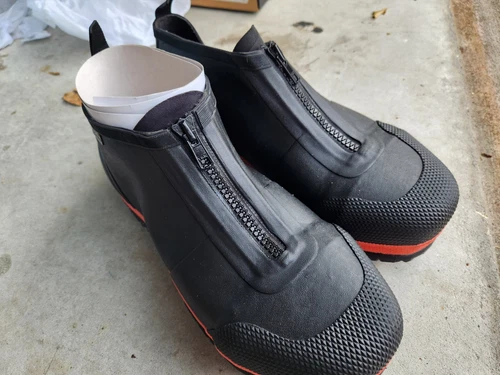 Bota impermeable Bogs Overshoe cremallera punta compuesta negra talla US 10 M construcción - Imagen 2 de 7