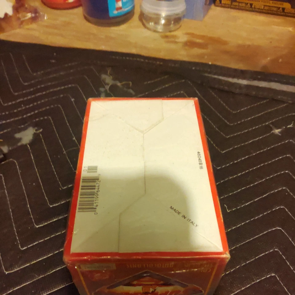 1996 SkyBox Superman Collectible Stickers/Box Sealed 100 Packs vintage Italy  - Image 3 of 4