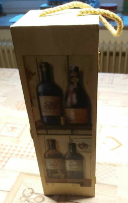 Schätze aus Omas Keller. Flaschen Geschenkbox aus Holz