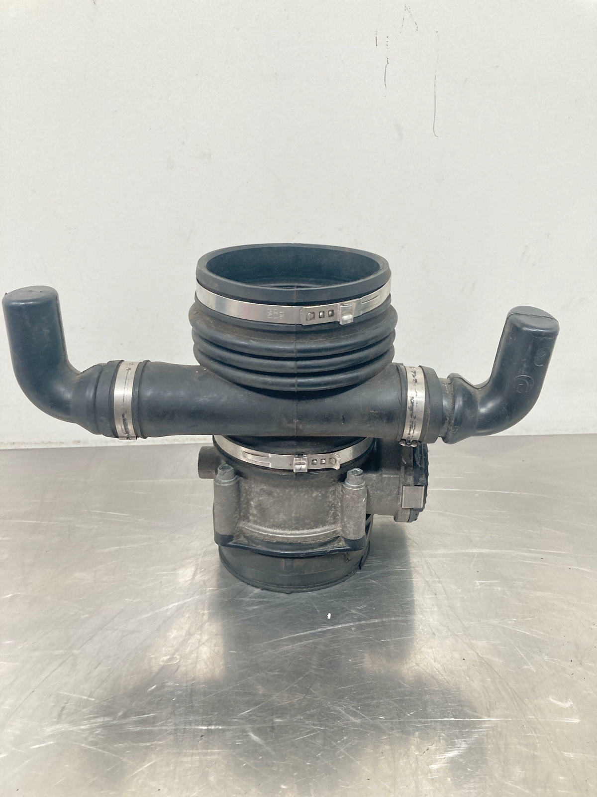 2009 MASERATI QUATTROPORTE OEM THROTTLE BODY VALVE AIR FLOW SLEEVE 280750101 44K