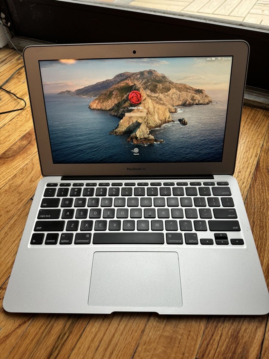 MacBook Air 11 Inch 2012 2GHz Dual-Core Intel Core i7 8GB MacBook Air 11 Inch 2012 2GHz Dual-Core Intel Core i7 8GB