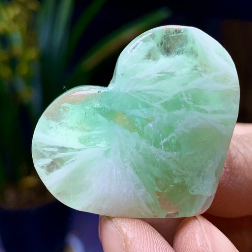 39g Natural fluorite feather crystal heart-shaped hand polished love specimen - Picture 11 of 24