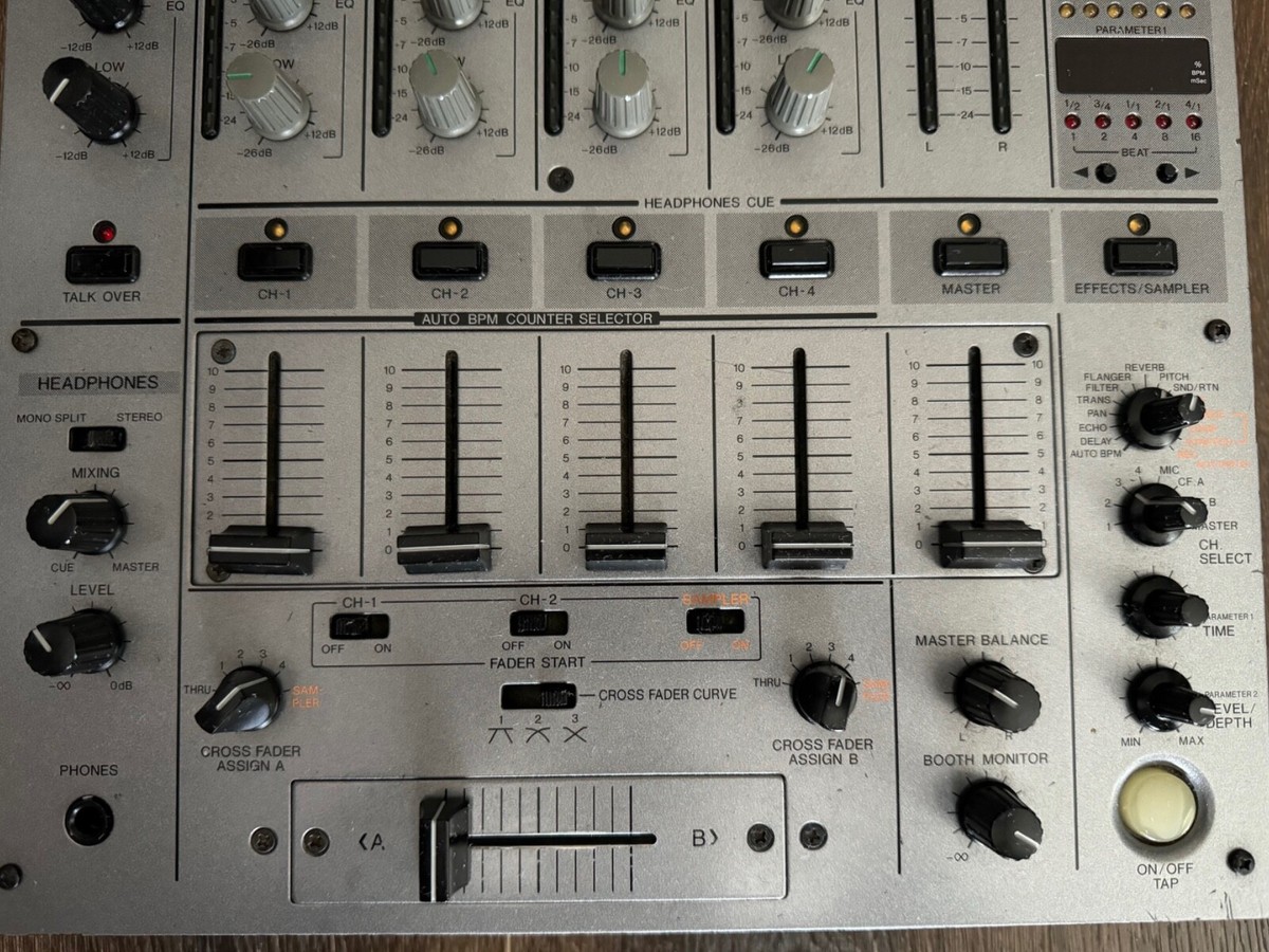 s-l1200.jpg s-l1200.jpg