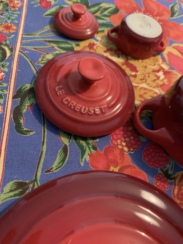 Le Creuset Set Of 3 Nesting Stoneware Mini Dutch Ovens with Lids & a Ladle Rare! - Picture 7 of 10