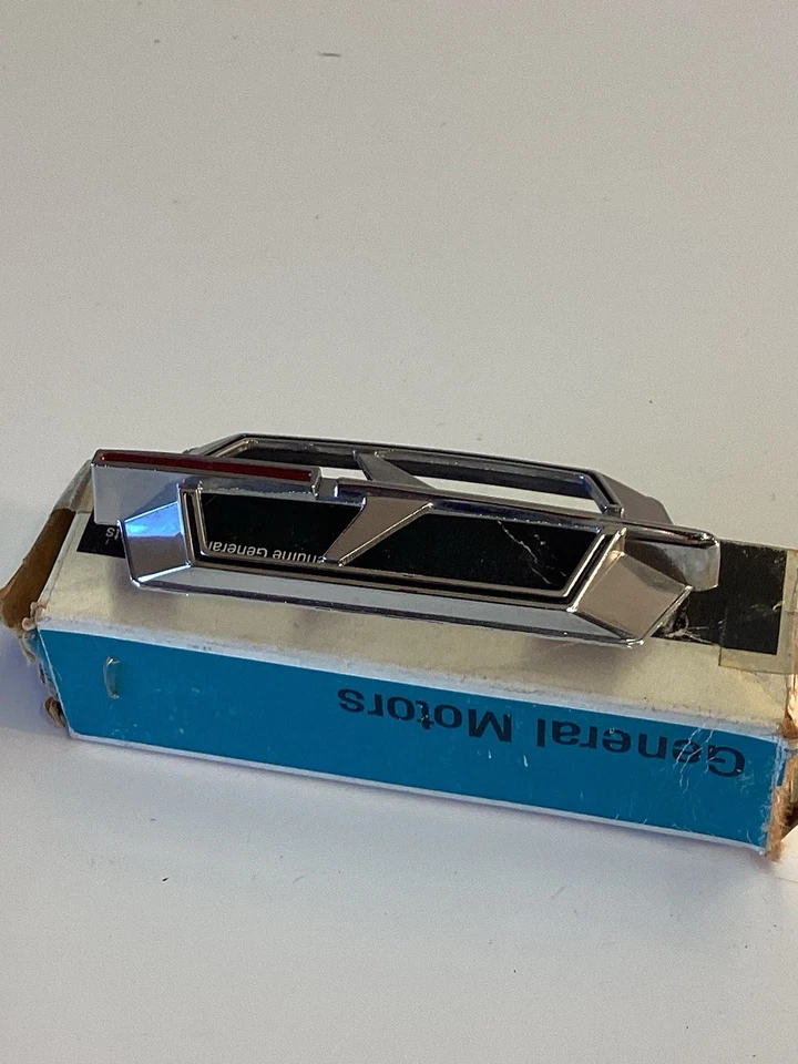 NOS 1968 Oldsmobile Delmont 88 Rear Marker Light Bezel, 400841 - Image 3 of 4