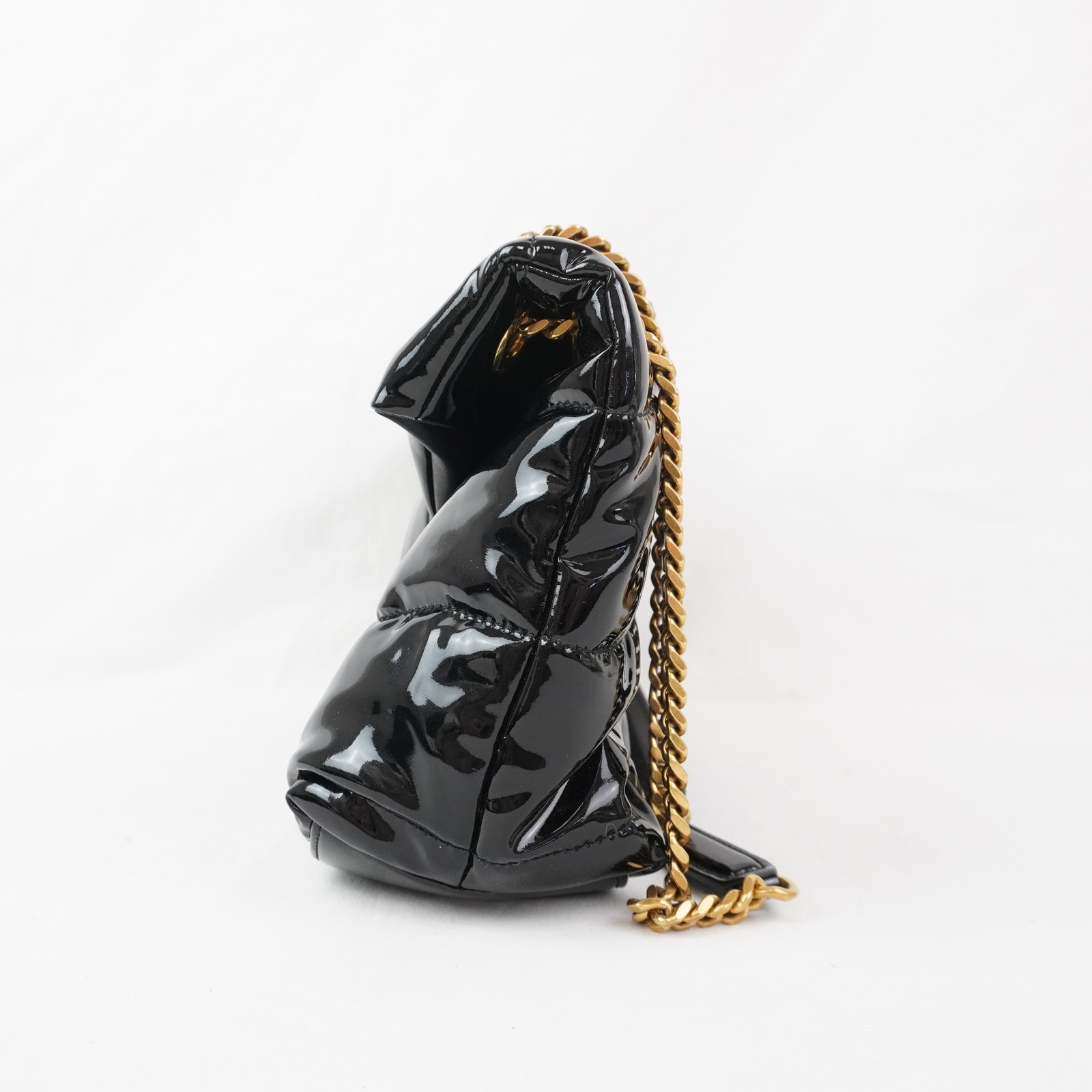 Borsa a tracolla Saint Laurent Loulou Puffer Monogram in vernice nera