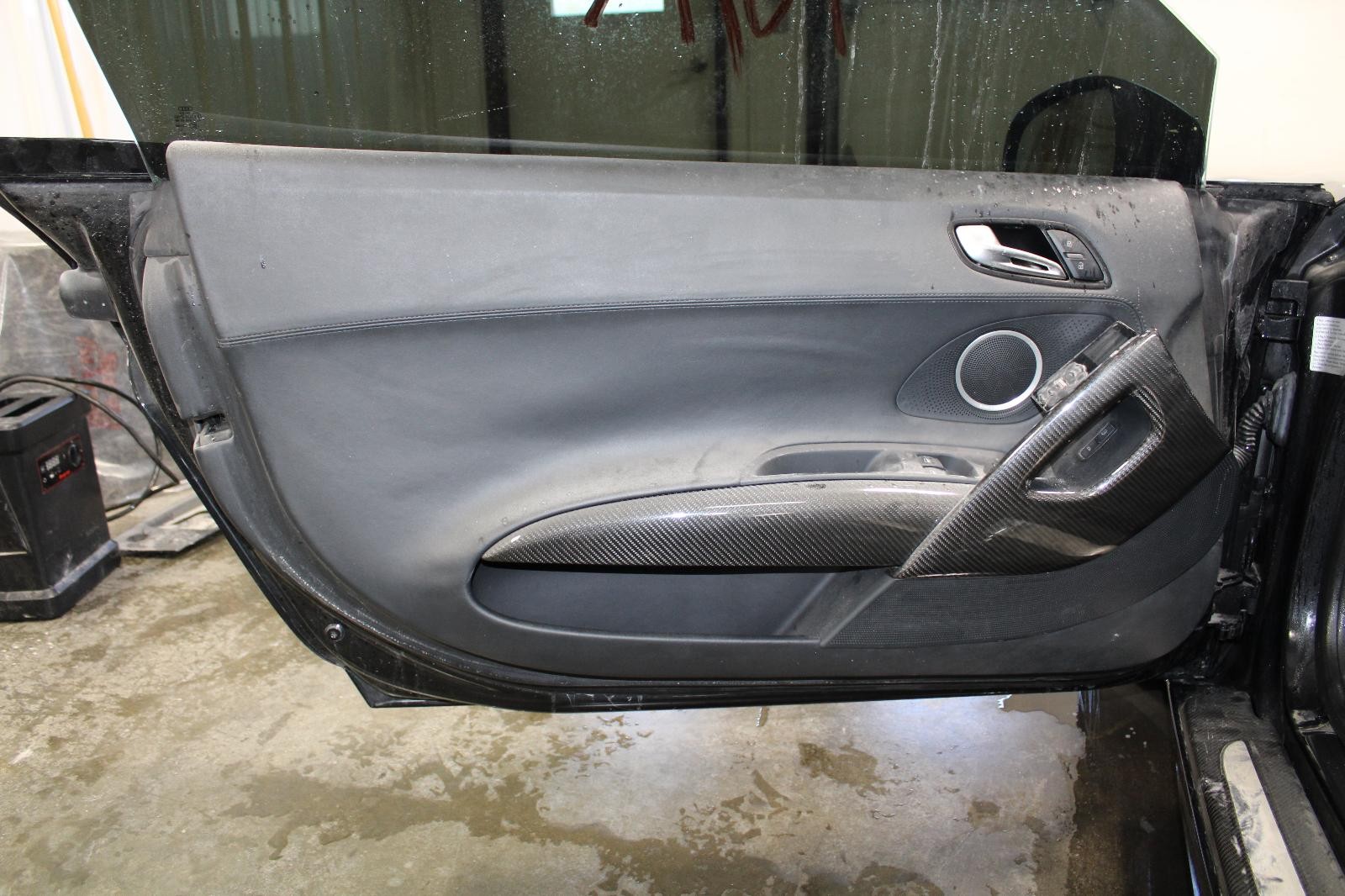 Audi R8 2011 Door framework